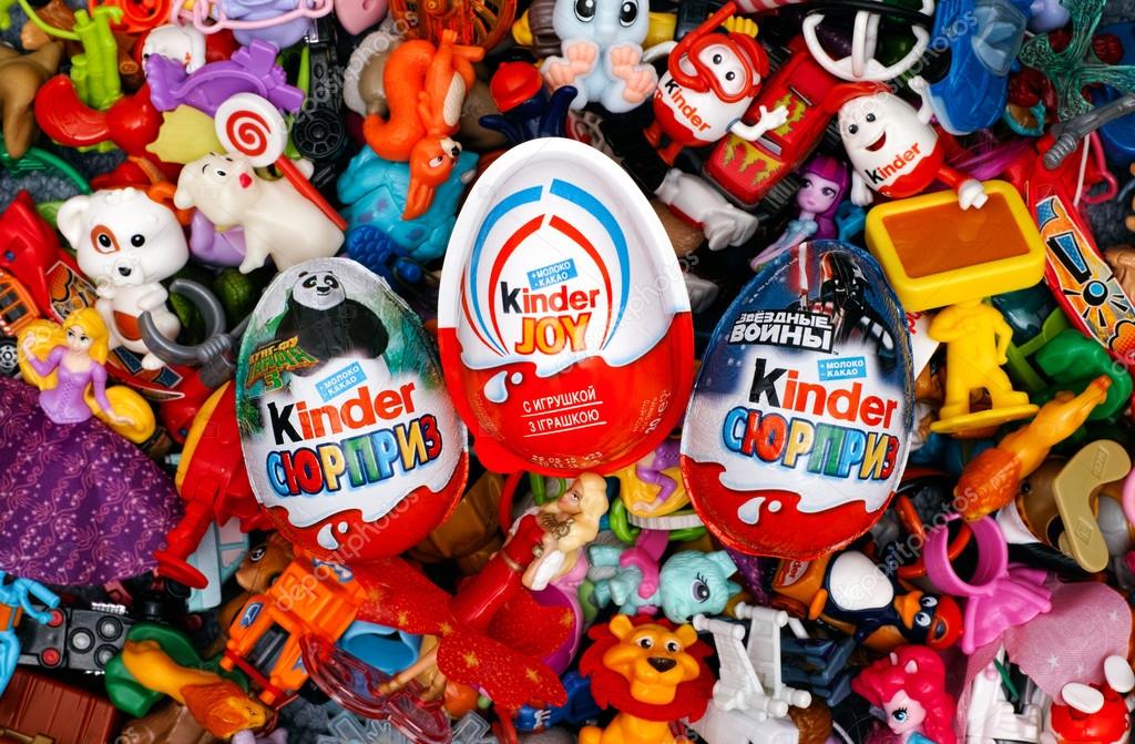 depositphotos_105258514-stock-photo-big-heap-of-kinder-surprise